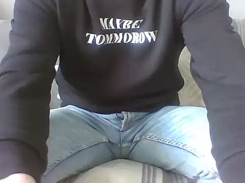 Snapshot of aroj95 chatting on 02-19-26, 08:43 aroj95 online show from 02-19-26, 08:43