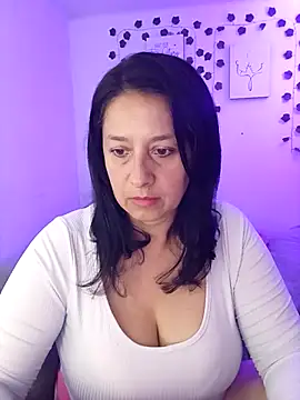 Snapshot of camilalatti chatting on 02-21-25, 12:27 camilalatti online show from 02-21-25, 12:27