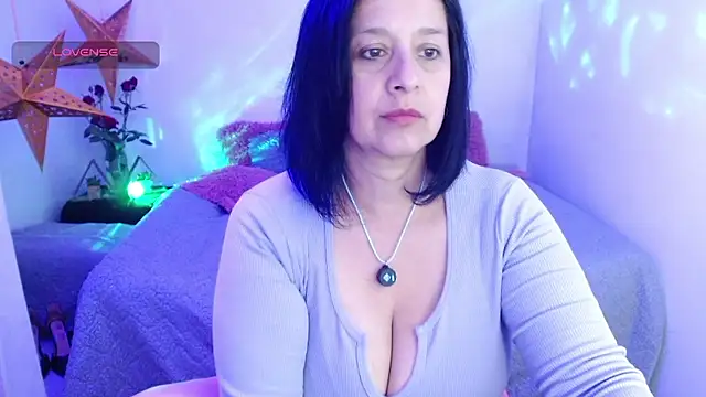 Snapshot of camilalatti chatting on 01-11-26, 01:54 camilalatti online show from 01-11-26, 01:54