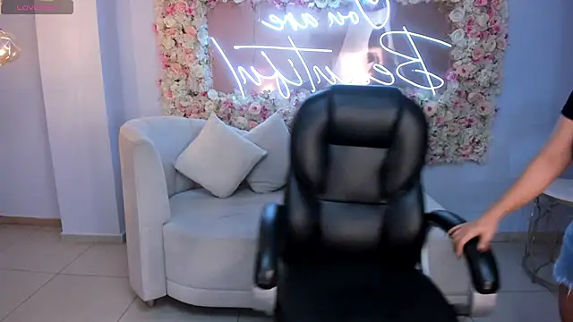 Snapshot of MarieJaneX chatting on 02-28-25, 10:41 MarieJaneX online show from 02-28-25, 10:41