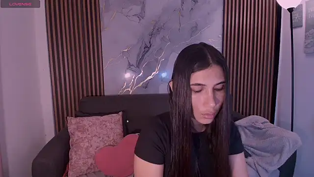 Snapshot of MarieJaneX chatting on 10-18-25, 06:30 MarieJaneX online show from 10-18-25, 06:30