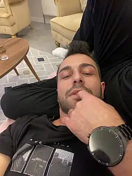 Snapshot of Emre-34 chatting on 01-11-26, 02:22 Emre-34 online show from 01-11-26, 02:22