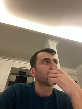 Snapshot of Emre-34 chatting on 02-25-26, 10:19 Emre-34 online show from 02-25-26, 10:19