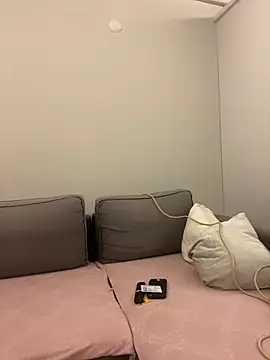 Snapshot of Emre-34 chatting on 03-25-26, 06:14 Emre-34 online show from 03-25-26, 06:14