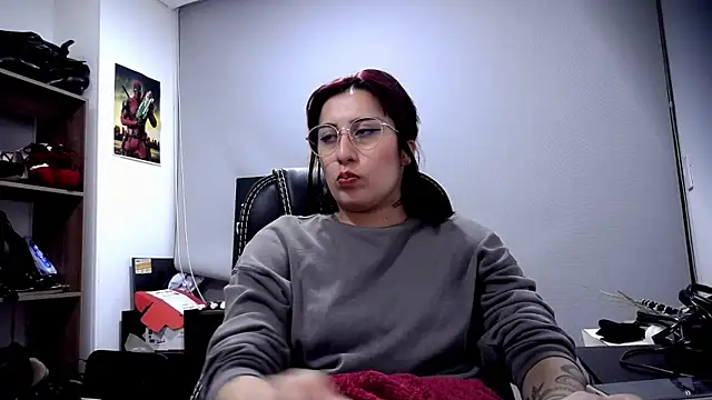 Snapshot of Scarlett_Sen chatting on 04-28-26, 02:44 Scarlett Sen online show from 04-28-26, 02:44