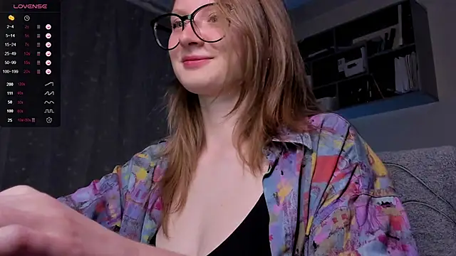 Snapshot of mollytuck chatting on 09-15-25, 04:40 mollytuck online show from 09-15-25, 04:40