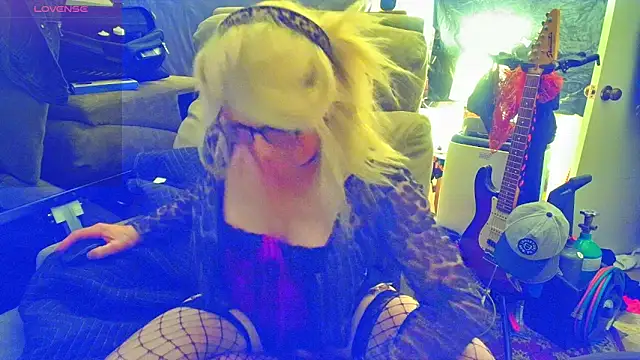 DoMeDoggyDiana online show from 03-20-26, 08:52