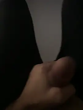 Snapshot of MAHKE12 chatting on 02-28-26, 10:44 MAHKE12 online show from 02-28-26, 10:44