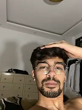 Snapshot of Hermanooooooo chatting on 01-06-26, 06:55 Hermanooooooo online show from 01-06-26, 06:55