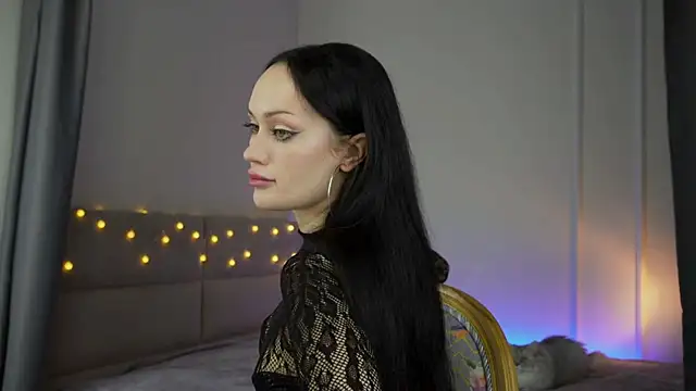 QueenAliss online show from 05-20-26, 05:24