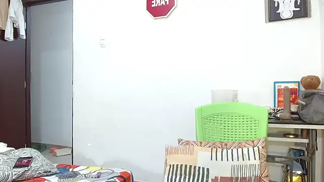 Snapshot of -Anarka- chatting on 12-17-25, 09:21 -Anarka- online show from 12-17-25, 09:21