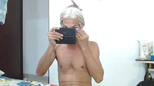 Snapshot of -Anarka- chatting on 12-21-25, 07:10 -Anarka- online show from 12-21-25, 07:10