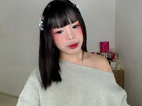 Snapshot of SweetCheska19 chatting on 05-28-26, 01:52 SweetCheska19 online show from 05-28-26, 01:52