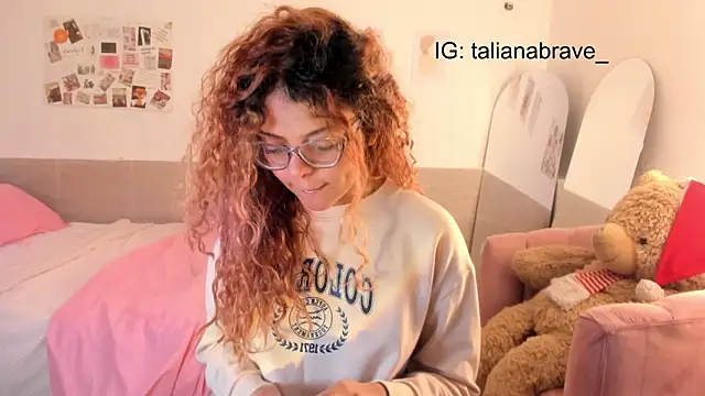 Snapshot of ValienteGirl_ chatting on 09-30-25, 03:22 ValienteGirl  online show from 09-30-25, 03:22