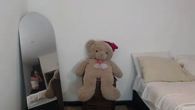 ValienteGirl  online show from 03-07-26, 05:04