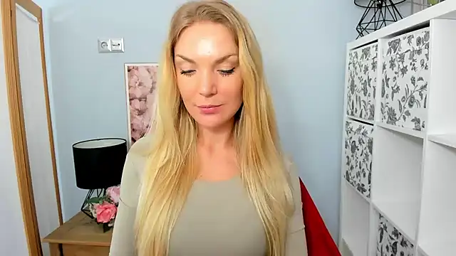 AulloraHoney online show from 01-27-25, 10:06