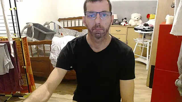 Snapshot of steph19x5 chatting on 01-02-25, 01:30 steph19x5 online show from 01-02-25, 01:30