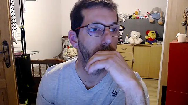 Snapshot of steph19x5 chatting on 03-07-25, 06:43 steph19x5 online show from 03-07-25, 06:43