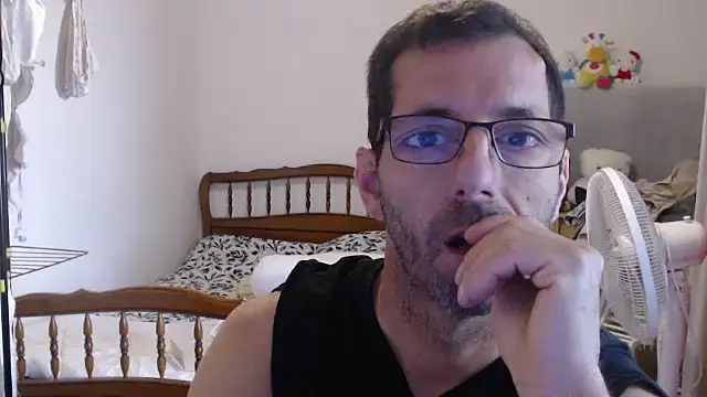 Snapshot of steph19x5 chatting on 10-08-25, 08:23 steph19x5 online show from 10-08-25, 08:23
