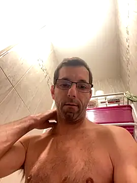 Snapshot of steph19x5 chatting on 10-10-25, 03:16 steph19x5 online show from 10-10-25, 03:16