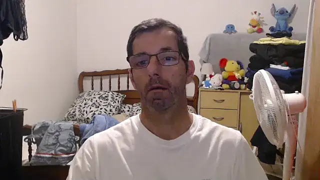 Snapshot of steph19x5 chatting on 10-20-25, 06:36 steph19x5 online show from 10-20-25, 06:36