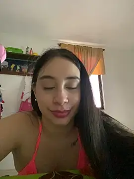 Snapshot of Elena222_ chatting on 02-23-25, 10:53 Elena222 online show from 02-23-25, 10:53