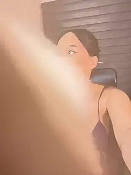 Snapshot of Little_Amber6 chatting on 12-18-24, 05:04 Little Amber6 online show from 12-18-24, 05:04