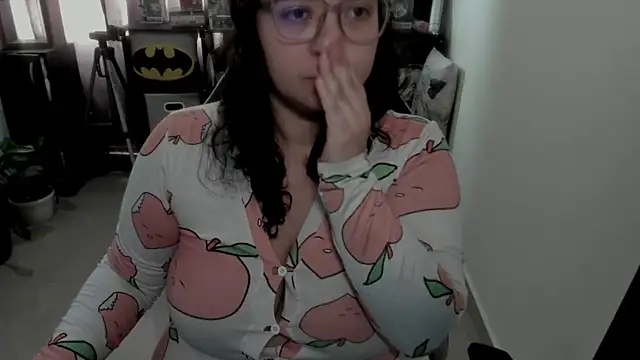 Snapshot of aika-dreams chatting on 07-12-26, 02:19 aika-dreams online show from 07-12-26, 02:19