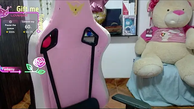 Maggie Fox3 online show from 09-13-25, 02:11