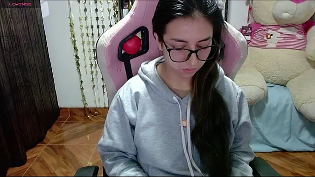 Maggie Fox3 online show from 09-15-25, 02:11