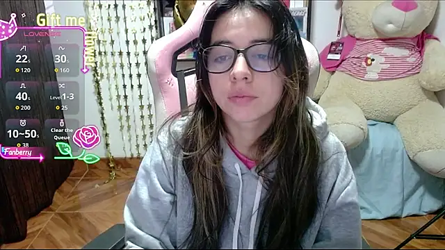 Maggie Fox3 online show from 10-16-25, 01:06