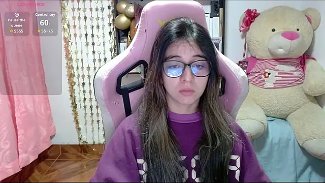 Maggie Fox3 online show from 10-21-25, 01:28