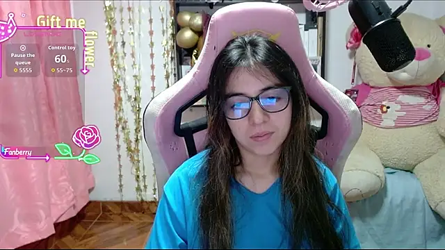 Maggie Fox3 online show from 10-26-25, 12:49