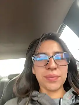 Maggie Fox3 online show from 04-10-26, 06:56