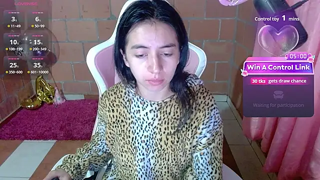 Snapshot of Maggie_Fox3 chatting on 07-13-26, 01:19 Maggie Fox3 online show from 07-13-26, 01:19