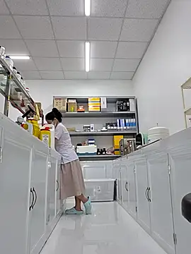 HinaLovely online show from 04-18-26, 03:43