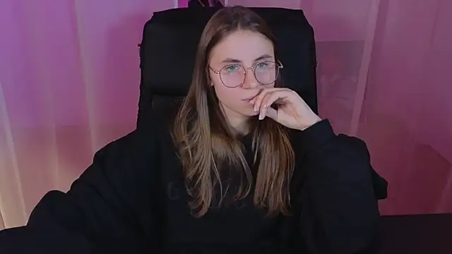  AnnaStark  online show from 02-09-25, 09:17