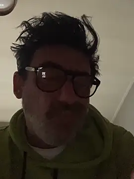 Snapshot of maxximere chatting on 02-02-26, 02:05 maxximere online show from 02-02-26, 02:05