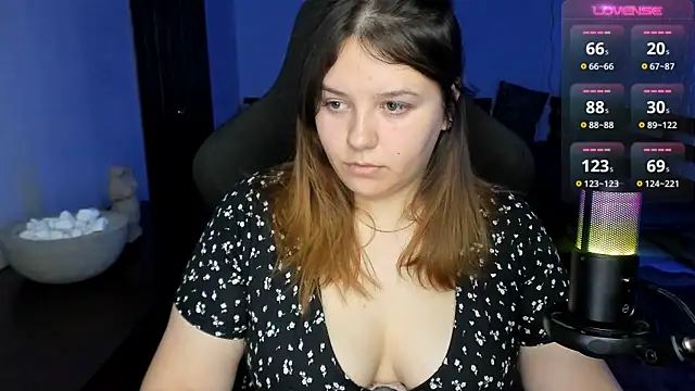 Snapshot of XNirvanaX chatting on 12-10-24, 03:09 XNirvanaX online show from 12-10-24, 03:09