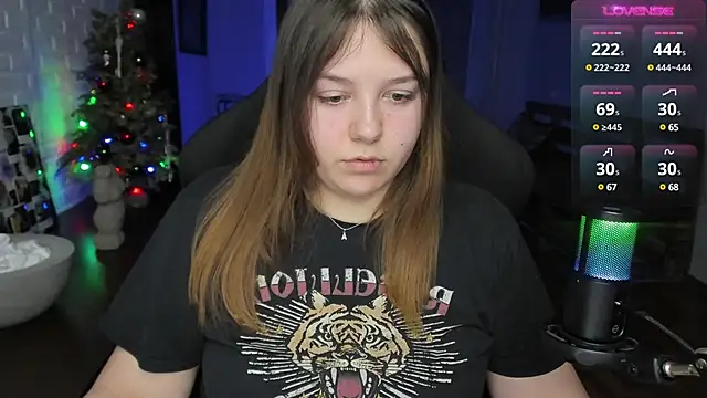 Snapshot of XNirvanaX chatting on 01-09-25, 01:29 XNirvanaX online show from 01-09-25, 01:29