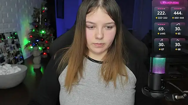 Snapshot of XNirvanaX chatting on 01-10-25, 01:21 XNirvanaX online show from 01-10-25, 01:21