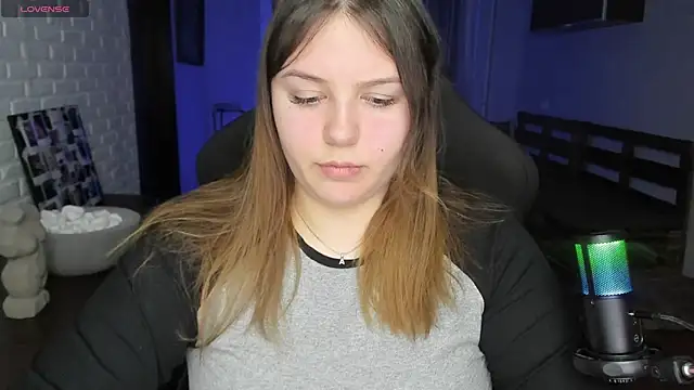 Snapshot of XNirvanaX chatting on 02-09-25, 02:06 XNirvanaX online show from 02-09-25, 02:06