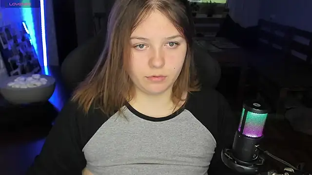 Snapshot of XNirvanaX chatting on 09-18-25, 04:03 XNirvanaX online show from 09-18-25, 04:03