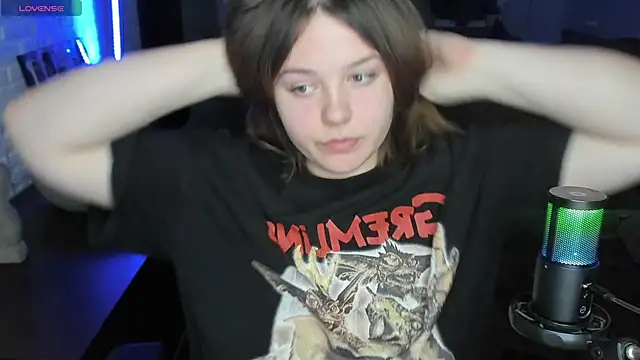 Snapshot of XNirvanaX chatting on 09-22-25, 02:35 XNirvanaX online show from 09-22-25, 02:35