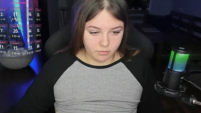 Snapshot of XNirvanaX chatting on 09-29-25, 03:44 XNirvanaX online show from 09-29-25, 03:44