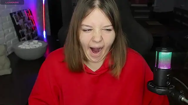 Snapshot of XNirvanaX chatting on 10-08-25, 04:10 XNirvanaX online show from 10-08-25, 04:10