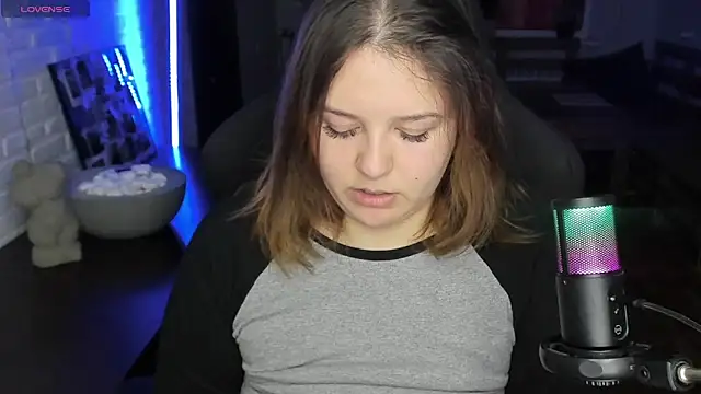 Snapshot of XNirvanaX chatting on 10-09-25, 01:47 XNirvanaX online show from 10-09-25, 01:47