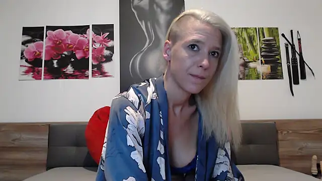 Naschkatze01 online show from 09-26-25, 06:12