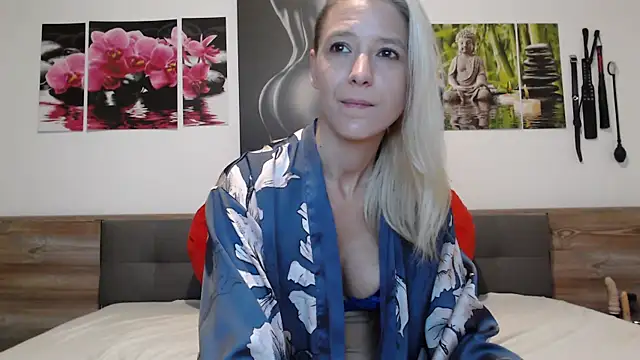 Naschkatze01 online show from 10-13-25, 06:35