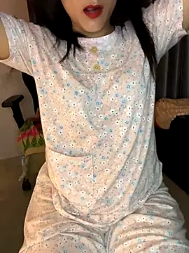 Snapshot of Beautiful_xxo chatting on 10-10-25, 05:45 Beautiful xxo online show from 10-10-25, 05:45